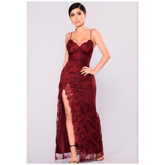 Fashion Nova Dresses & Skirts - Burgundy Embroidered Dress, size XS, NEW WITH TAGS